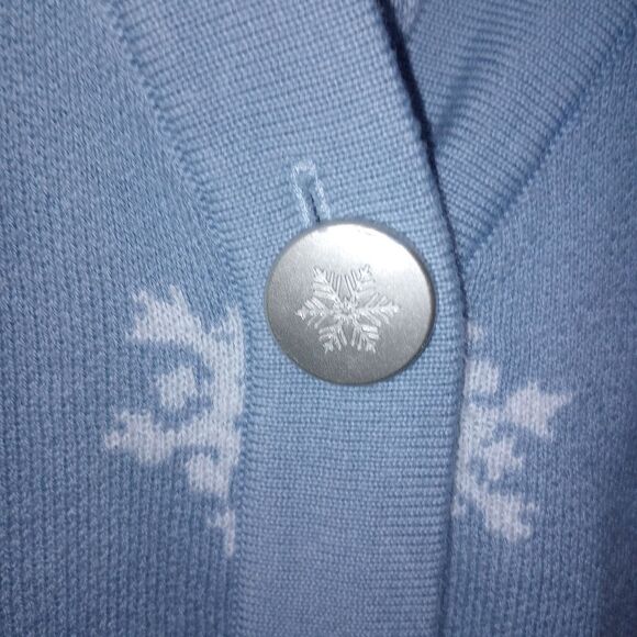 Disney Frozen Blue Snowflake Cardigan Sweater Size Large EUC P2P 23 Length 20.5 - Picture 6 of 9